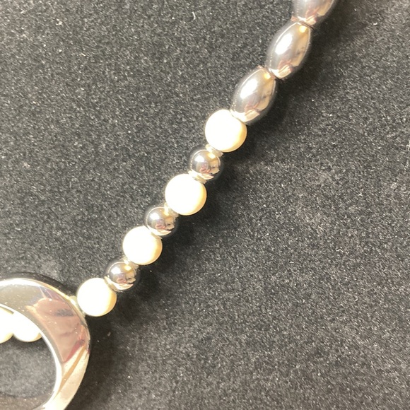 18" Magnetic  Heart Necklace - Picture 3 of 9